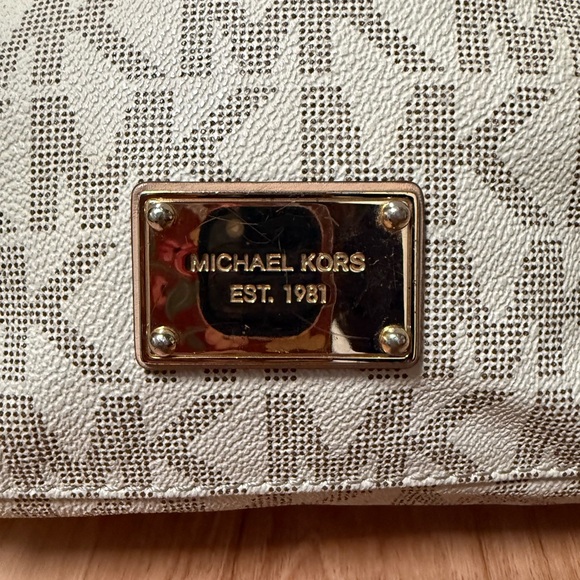 Michael Kors Cream Logo Crossbody Bag - Picture 2 of 5